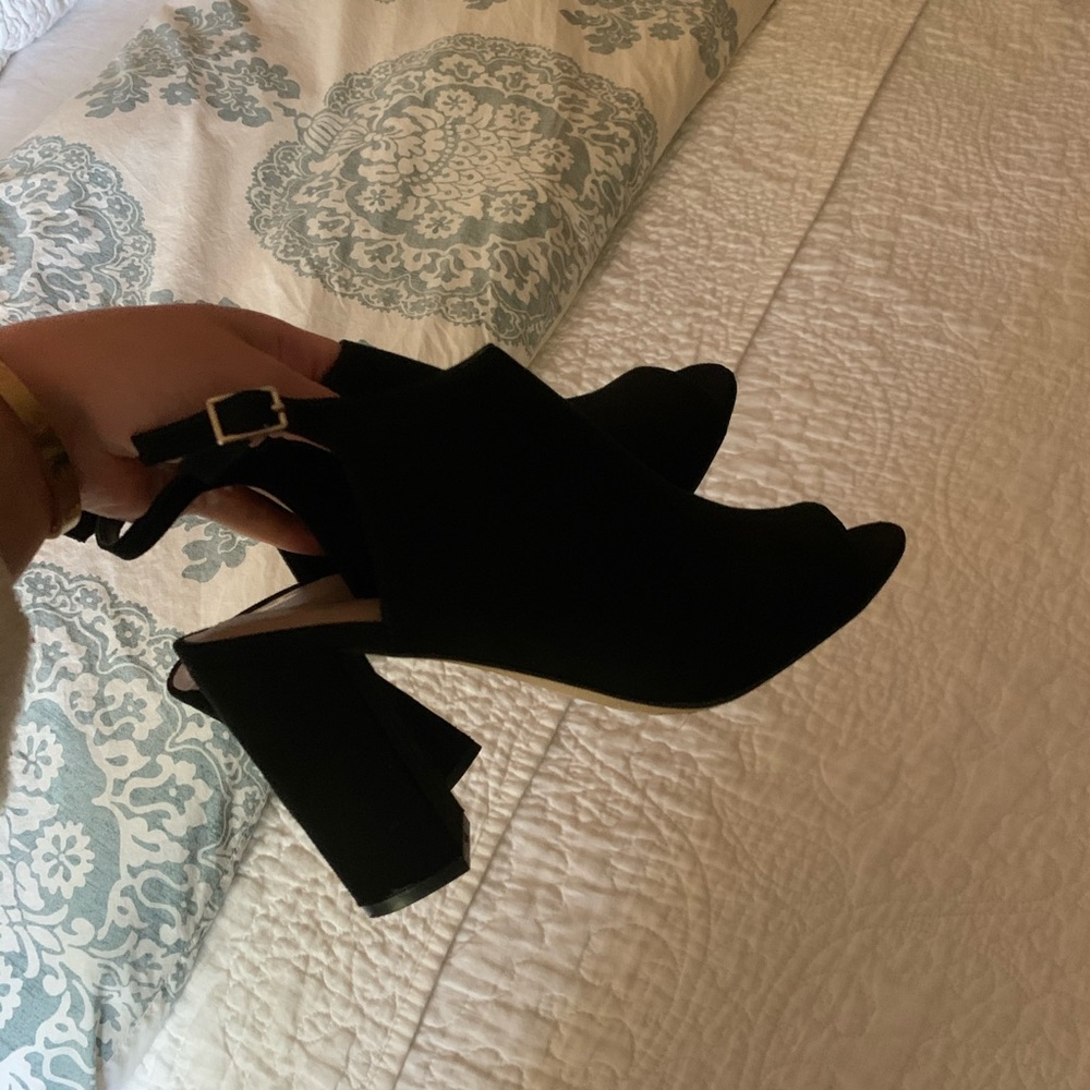 Mix No. 6 Eitreria Suede Block Heels